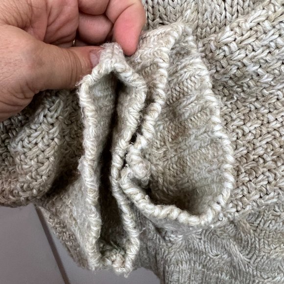 Cabela’s Chunky Cable Knit Cowl Neck Sweater Size L Outdoor Camping Hiking - Picture 5 of 10